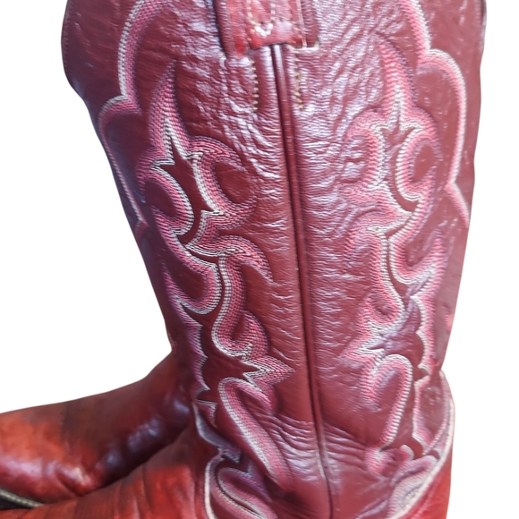 Vintage Tony Lama Cherry Mahogany Bbullhide leather boots - Picture 2 of 16